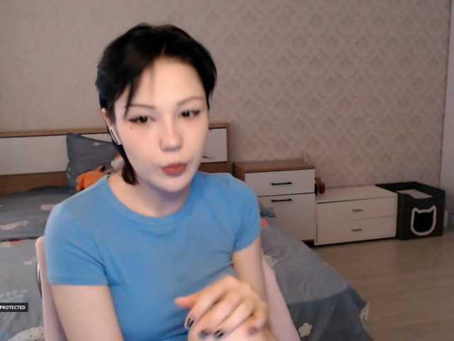 Hugo-Min live cam on BongaCams