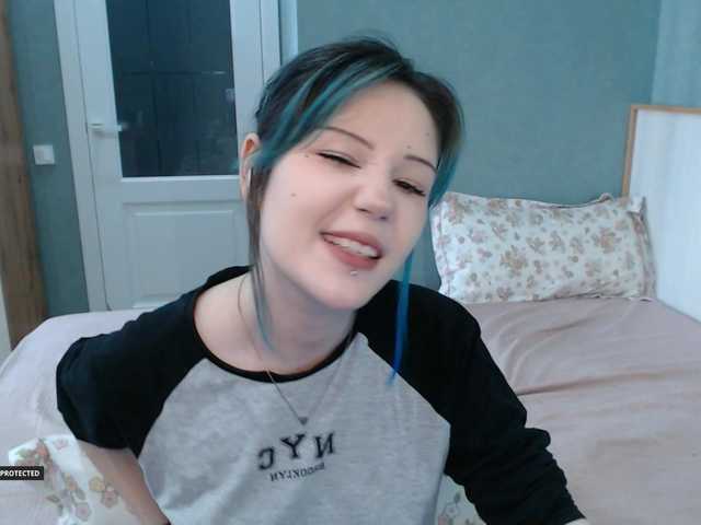 Hugo-Min live cam on BongaCams