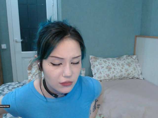 Hugo-Min live webcam show