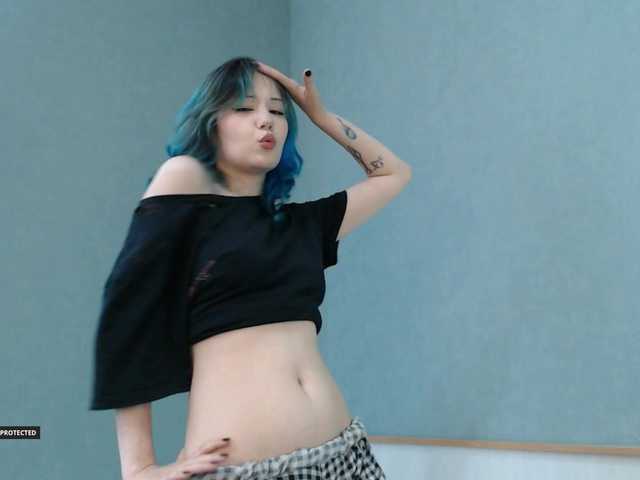 Hugo-Min live cam on BongaCams