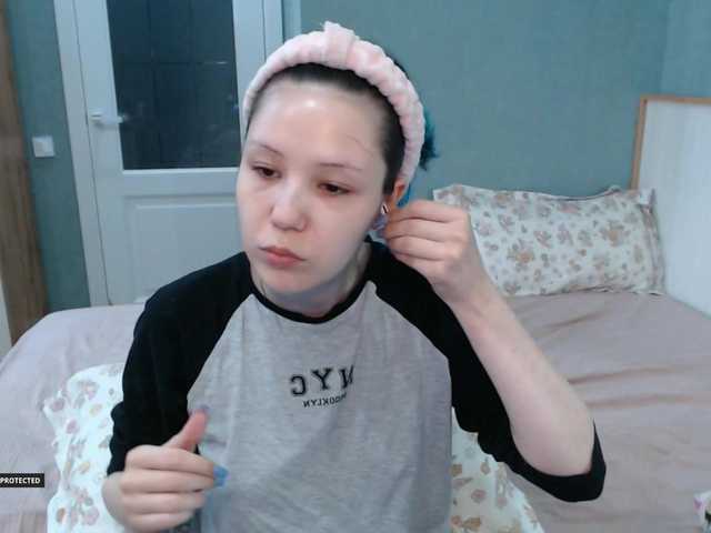 Hugo-Min live cam on BongaCams