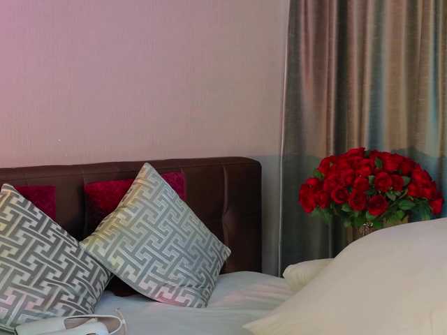 MillaBelle live webcam show