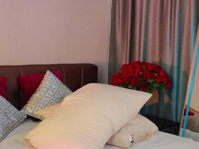 MillaBelle live webcam show