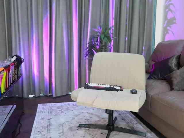 MillaBelle webcam