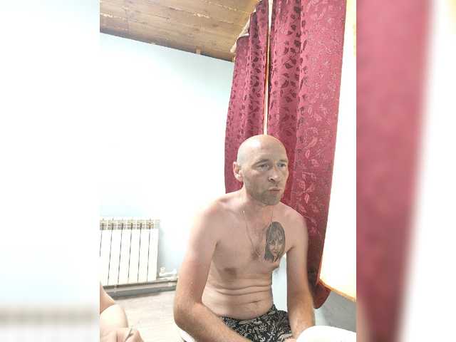 Innokentiy449 live cam on BongaCams