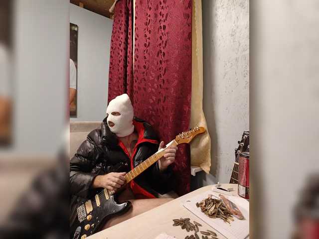 Innokentiy449, modelo webcam
