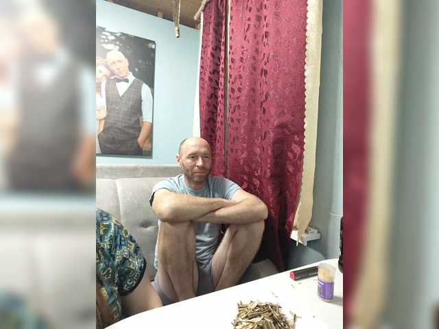 Innokentiy449 live cam on BongaCams
