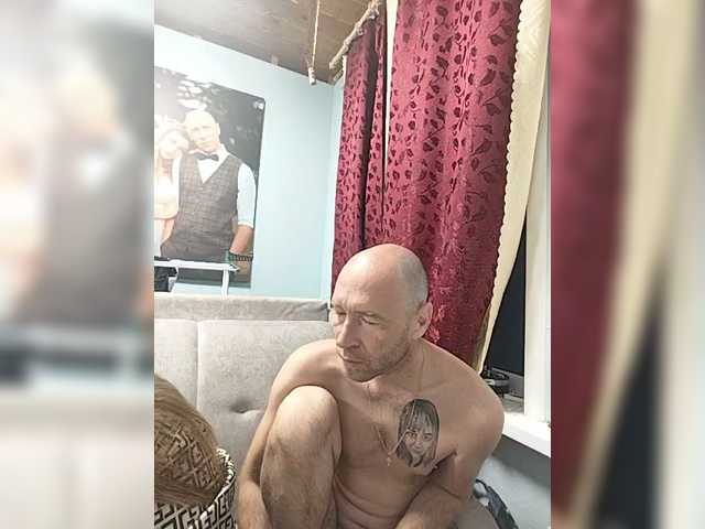 Innokentiy449 live cam on BongaCams
