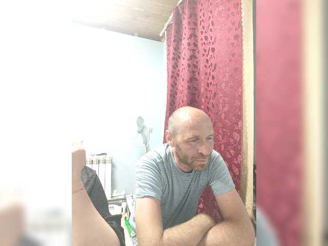 Innokentiy449 live cam on BongaCams