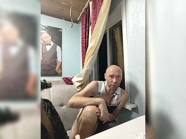 Innokentiy449 live cam on BongaCams