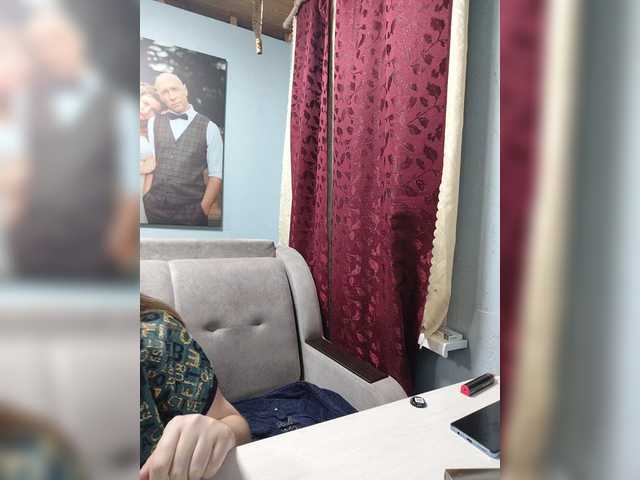 le modèle KeshVi777a est en webcam porno dans un show sur le site bongacams, il possède les tags suivants: White/Caucasian,Blonde,Hairy