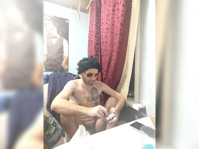 Innokentiy449 live cam on BongaCams