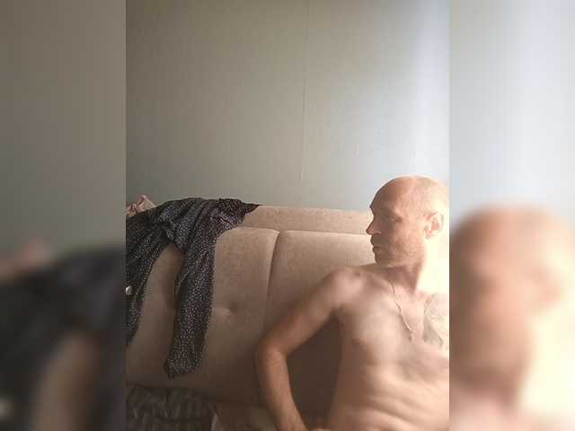 Innokentiy449 live cam on BongaCams