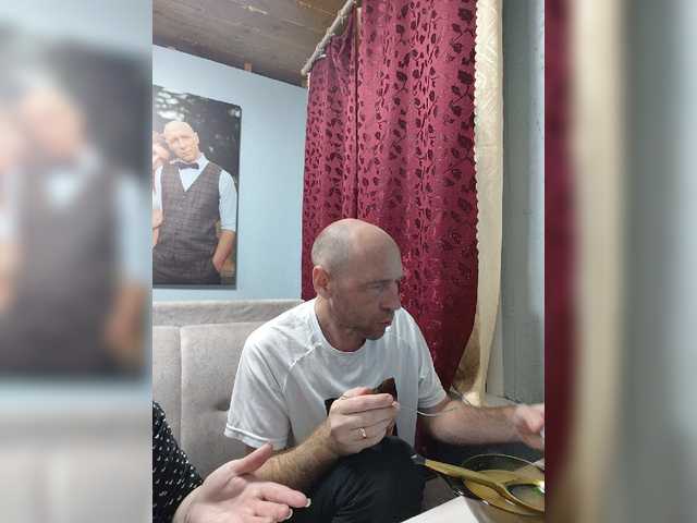 Innokentiy449 live cam on BongaCams