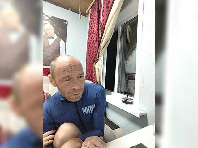Innokentiy449 live cam on BongaCams
