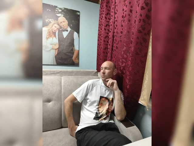 Innokentiy449 live cam on BongaCams