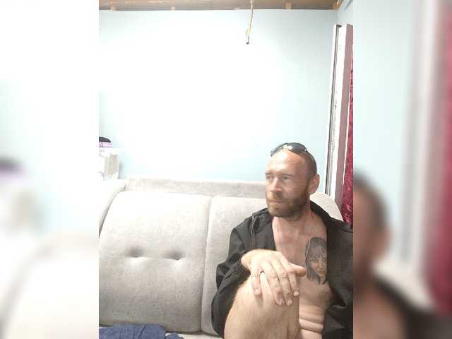 Innokentiy449 live cam on BongaCams