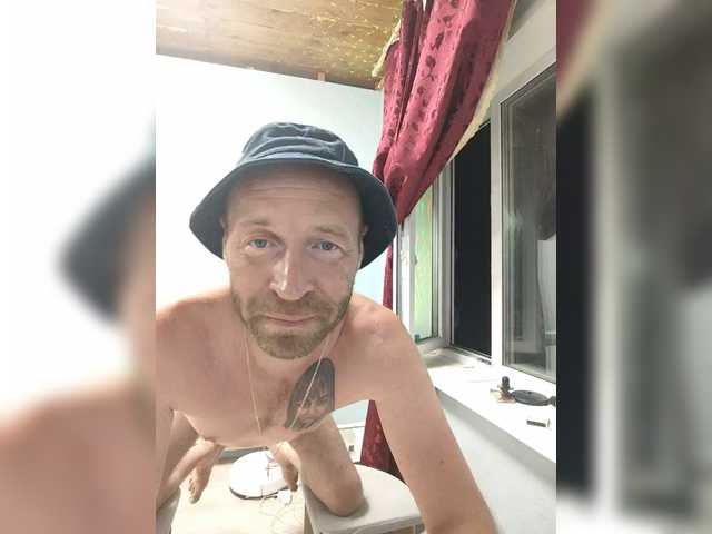 Innokentiy449 live cam on BongaCams
