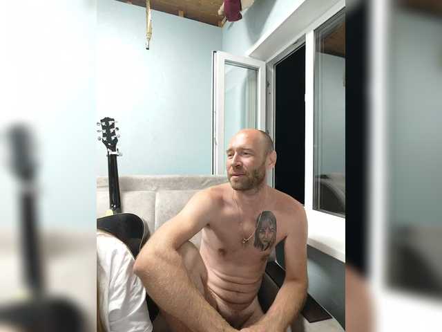 Innokentiy449 live cam on BongaCams