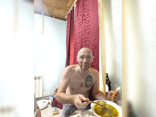 Innokentiy449 live cam on BongaCams