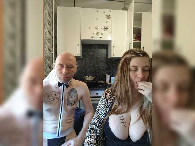 le modèle KeshVi777a est en webcam porno dans un show sur le site bongacams, il possède les tags suivants: White/Caucasian,Blonde,Hairy