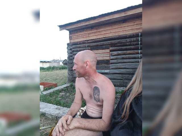 Innokentiy449 live cam on BongaCams