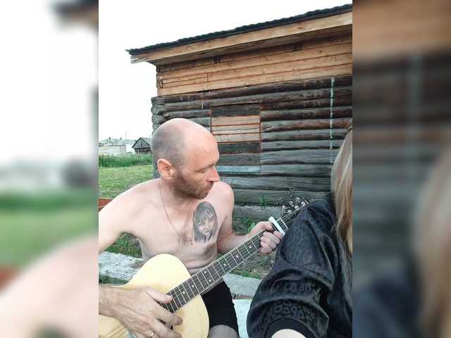 Innokentiy449 live cam on BongaCams
