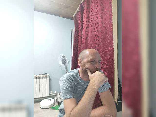 Innokentiy449 live cam on BongaCams