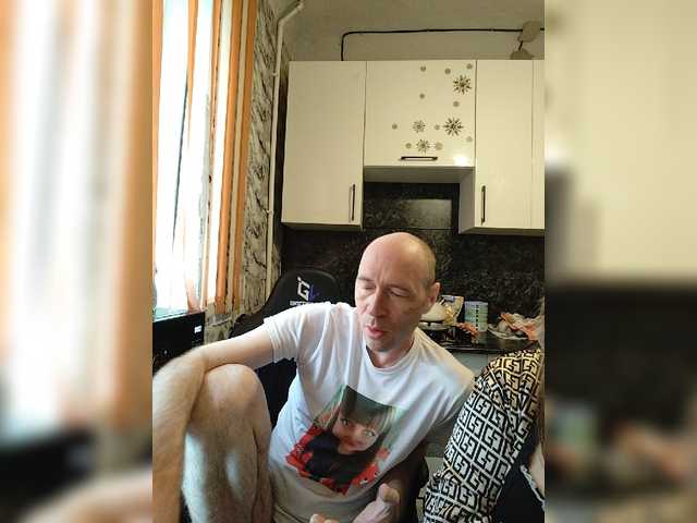le modèle KeshVi777a est en webcam porno dans un show sur le site bongacams, il possède les tags suivants: White/Caucasian,Blonde,Hairy