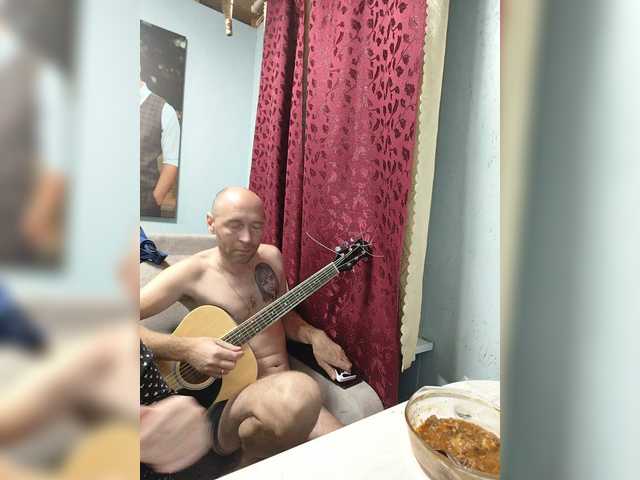 Innokentiy449 live cam on BongaCams
