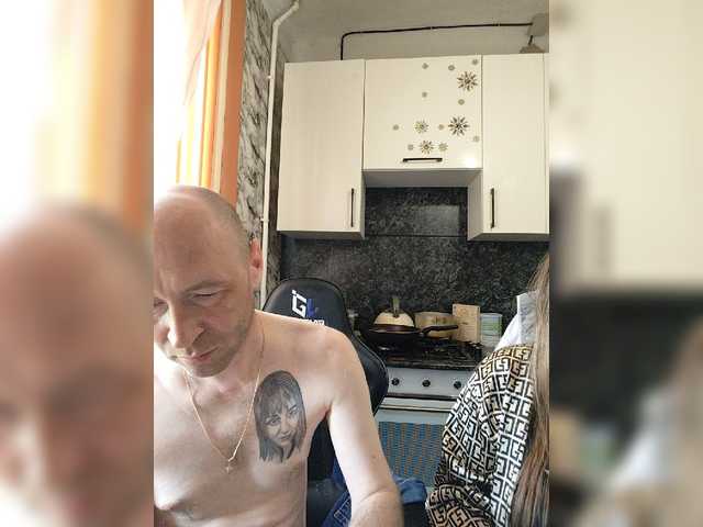 le modèle KeshVi777a est en webcam porno dans un show sur le site bongacams, il possède les tags suivants: White/Caucasian,Blonde,Hairy