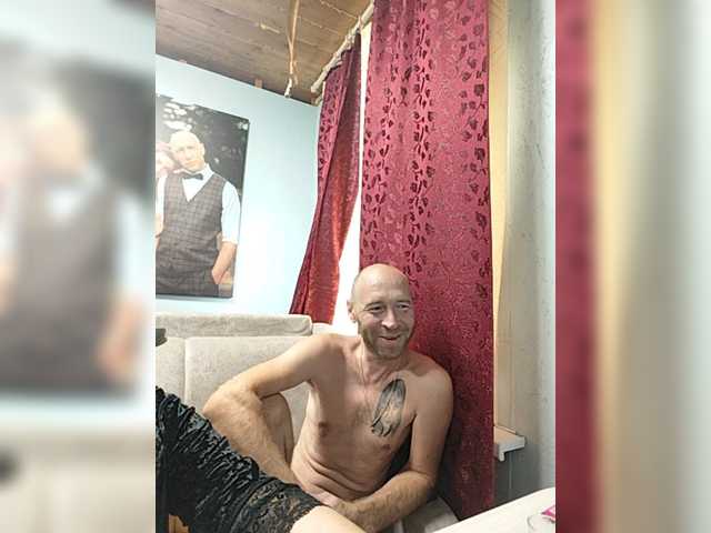 Innokentiy449 live cam on BongaCams