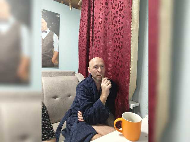 Innokentiy449 live cam on BongaCams