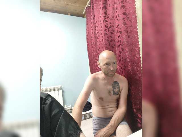 Innokentiy449 live cam on BongaCams