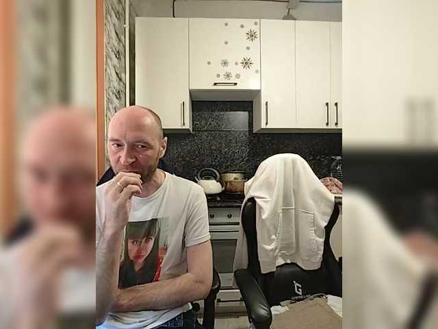 Innokentiy449's BongaCams show and profile