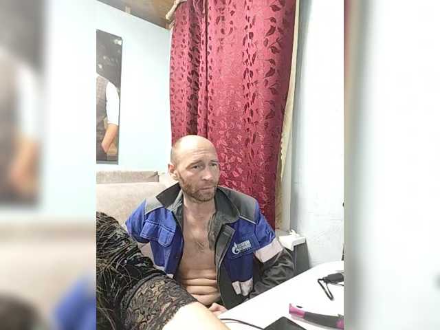 Innokentiy449 live cam on BongaCams