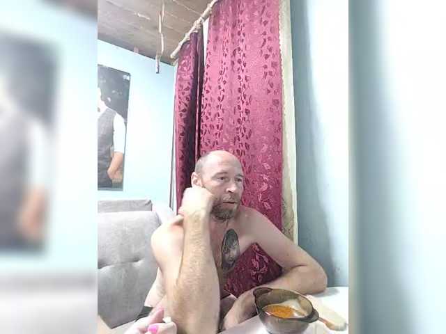 Innokentiy449 live cam on BongaCams