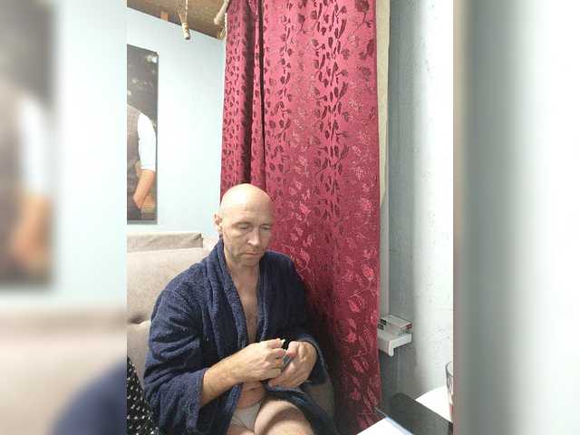 Innokentiy449 live cam on BongaCams