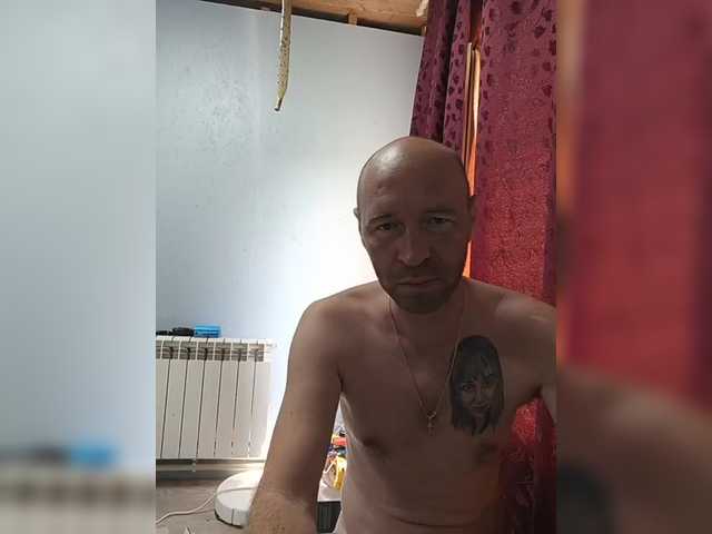 Innokentiy449 live cam on BongaCams