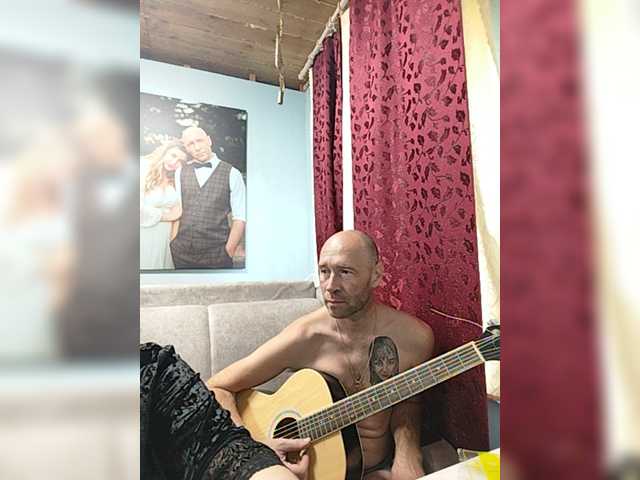 Innokentiy449 live cam on BongaCams