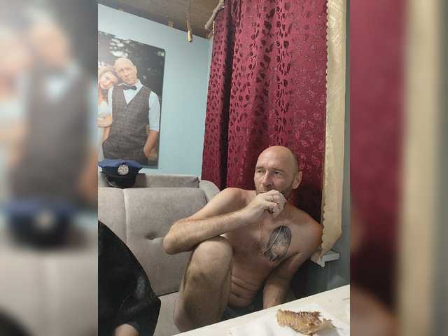 Innokentiy449 live cam on BongaCams