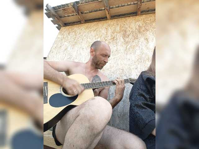 Innokentiy449 live cam on BongaCams