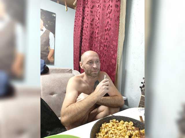 Innokentiy449 live cam on BongaCams