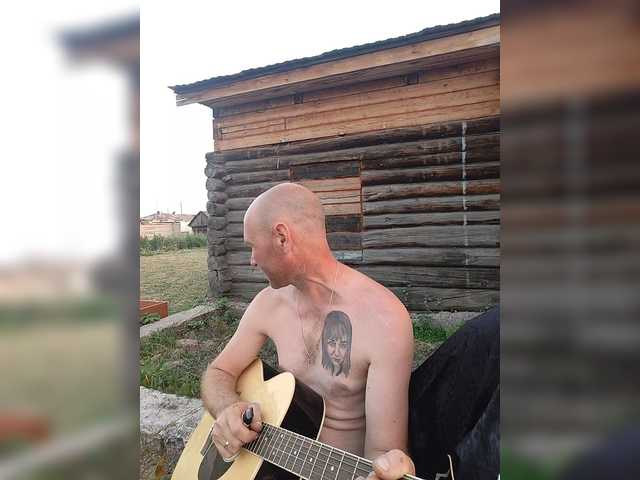 Innokentiy449 live cam on BongaCams
