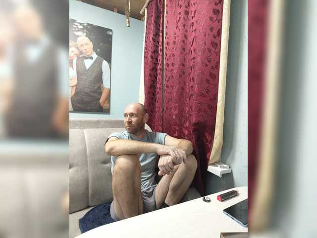 Innokentiy449 live cam on BongaCams