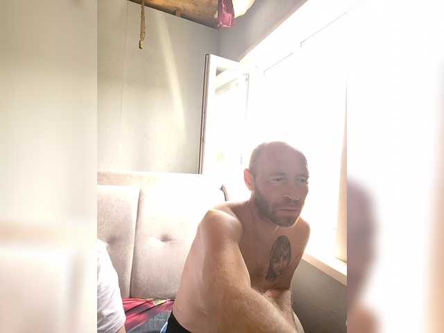 Innokentiy449 live cam on BongaCams