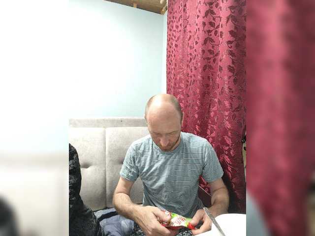 Innokentiy449 live cam on BongaCams