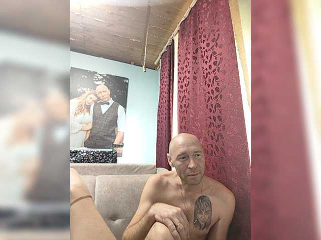 Innokentiy449 live cam on BongaCams