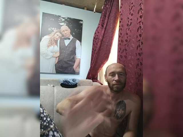 Innokentiy449 live cam on BongaCams