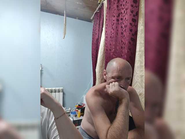 Innokentiy449 live cam on BongaCams